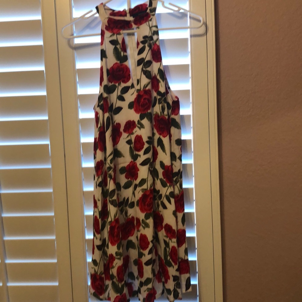 White and red rose dress🌹